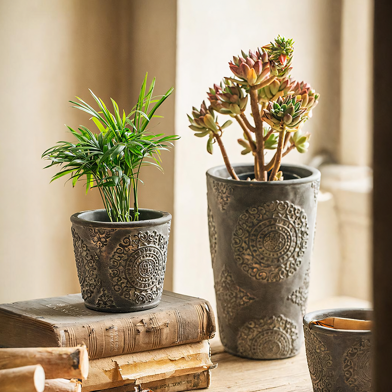 MI42 A Set Of Two Indoor/ Outdoor Plant Stands